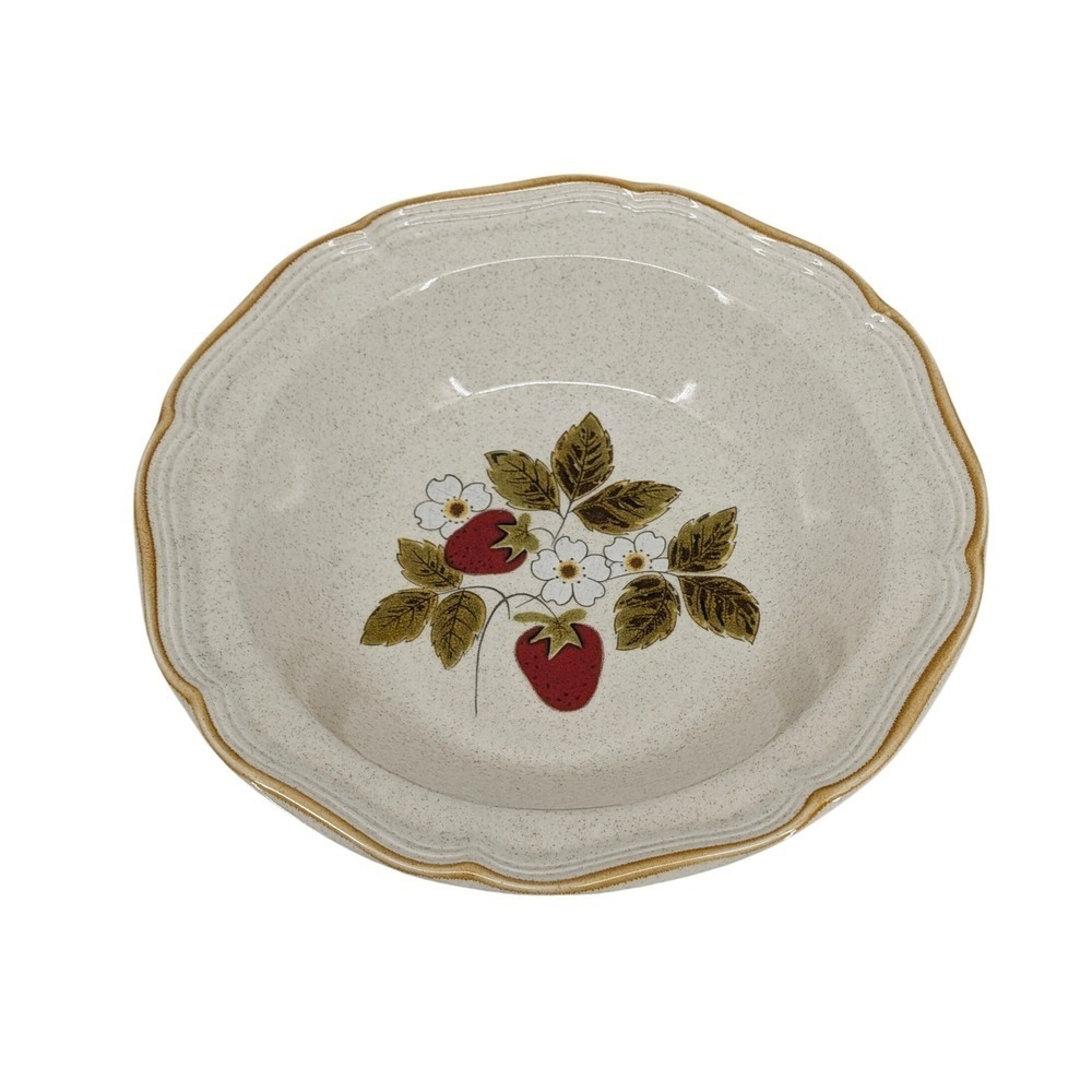 Vintage Mikasa Strawberry Festival Serving Bowl EB 801 Stoneware 9.5" Scalloped